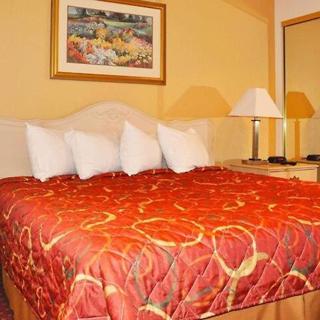 Avalon Inn Sandusky Esterno foto